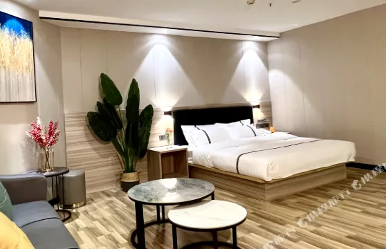 亞瑞青居酒店（鄒城歐陸商城店）