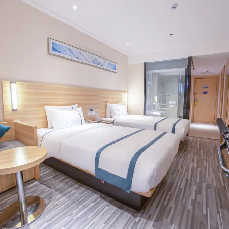Season flower HOTEL (Yulin Hongjin Mall Branch)