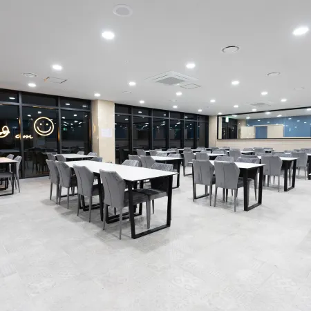 Sanbangsan Hotel Отели рядом с достопримечательностью «Дельфинарий Marine Park»