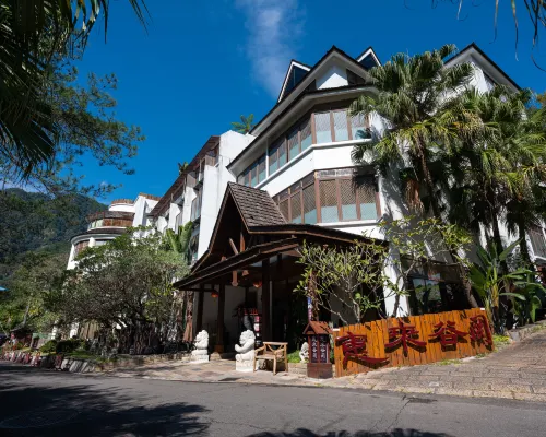 Bali Nature Spa Hotspring Resort Hotels near Guguan