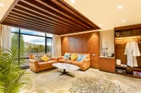 Yongze Lakeside International Hotel Hotels in Shigatse