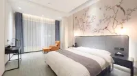 Celebrity Hotel (Luanchuan Laojun Mountain Resort)
