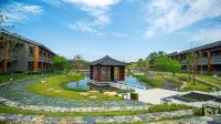 April Resort Hotels in Lizhuang Tourist Resort