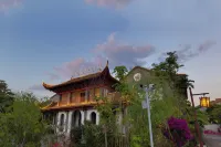 Wuyin Liangju Hotel (Mengzi Rice Noodle Town)