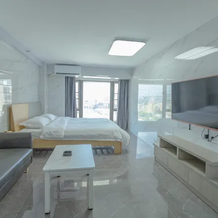 Aijia Apartment (Wuyue Plaza)