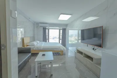 Aijia Apartment (Wuyue Plaza)
