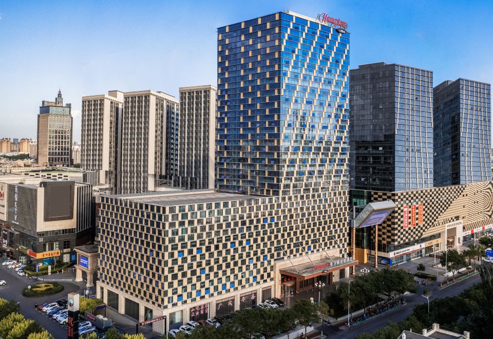 3. 햄튼 바이 힐튼..