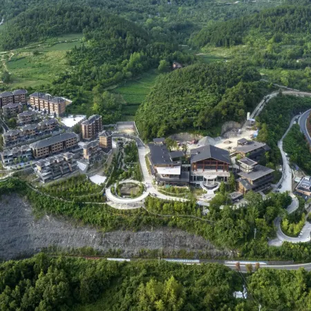 Songlin Banshan Mountain View Homestay