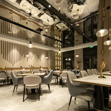 Atour Hotel Jiashan Dazhong Plaza Century Avenue