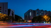 Echarm Hotel (Changsha Huda Caiyuan Campus Xihu Park Subway Station) Hotel in zona Hunan Public Security College (Baiyun Road)