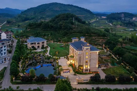 Yushang Jinyuan Resort Hotel Отели рядом с достопримечательностью «Pan'an Wulongyuan Scenic Area»
