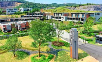 Blossom Garden Resort - Housity