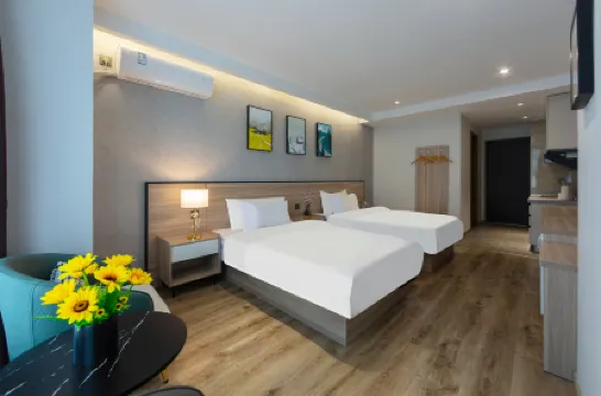 雲臣I高空城景 AestheticsDesigner飯店（懷化高鐵站萬達廣場店）