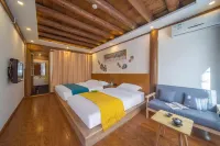 Have courage and be kind Hotels in Lijiang