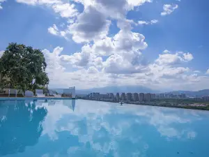 Xishuangbanna Jinghong Huaman Mountain Islet Top Luxury Hotel