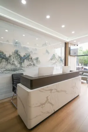 Shengguang Hotel (City Government High speed Railway Station Branch) Отели рядом с достопримечательностью «Hebei Architecture and Engineering College»