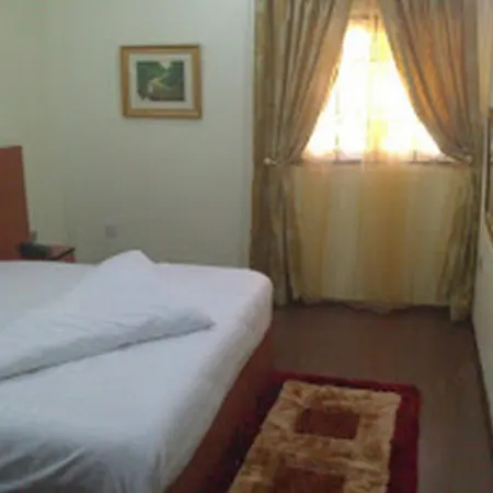 Three Angel City Apartment and Suite
