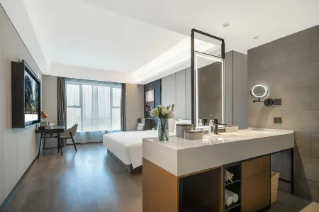 Chengdu Wuhou West Zhigu Atour Hotel
