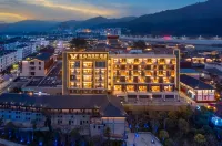 Vienna International Hotel (Zhangzhou Huichang Drama Town)