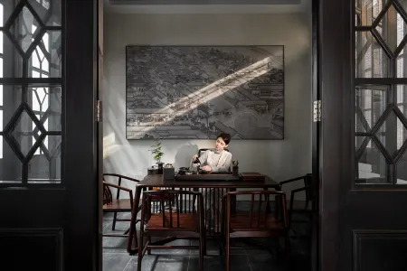 Yibaijian Designer Homestay in Nanxun. Отели рядом с достопримечательностью «Zhejiang University of Water Conservancy Hydropower (Nanzhang Campus)»