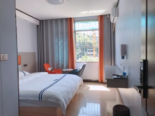 Liping Huanxi Apartment