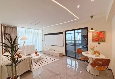 Qianhe Shiguang Homestay Hotels in Creek Tower/Yiling Wanda Square