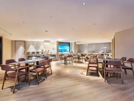 Qianqian Mango Tree Hotel (Aba Branch) Отели рядом с достопримечательностью «Langyi Temple»