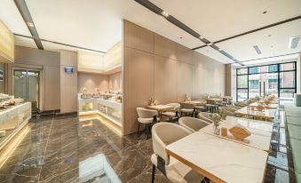 Poltton International Apartment (Qingyuan Qiaoshun Square Branch)