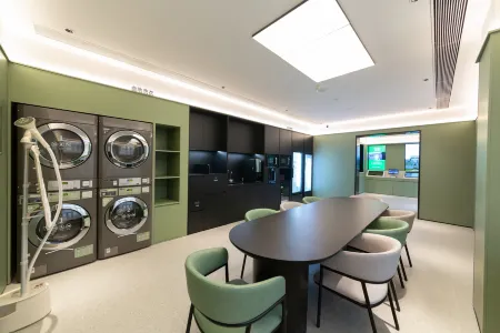 Hi lnns(Hanting Hotel Tianjin Dagang JingiRoad  ) Отели рядом с достопримечательностью «Tianjin Prosecutors College»