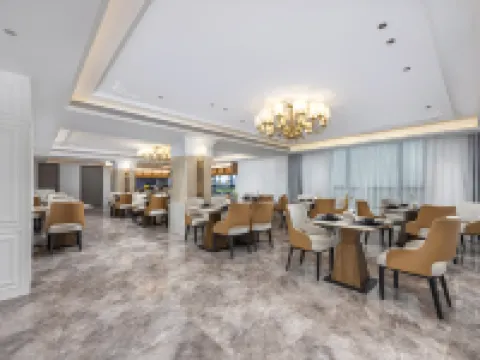 Vienna lnternational Hotel Classic Lianjiang Liangdong Zhongliang Times Square