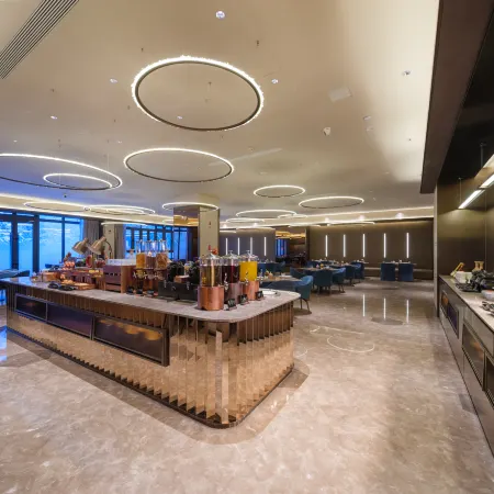 Altay  Crystal Hotel Отели рядом с достопримечательностью «Больница 16 в Алтайском районе»