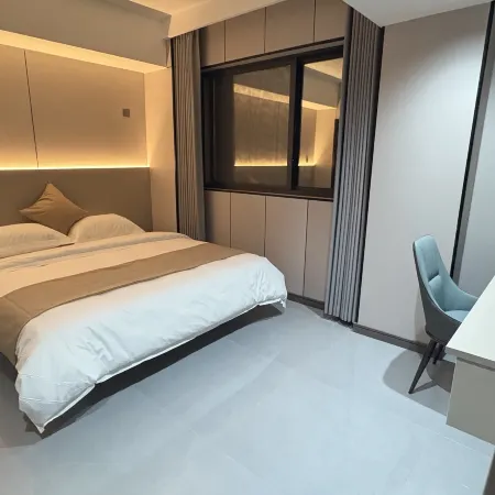 Sanyuan Left Bank Hotel
