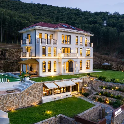 Guanluli Wilderness & Luxury Retreat Hotels near Luniao Mountain
