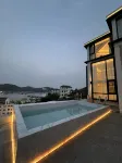 Yulight Sunrise Homestay - Infinity Pools