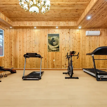 Iluna Hotel, Ergun