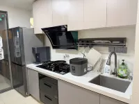 Youmi All-Female Youth Apartment - مطابخ