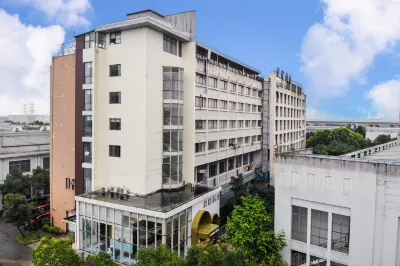 Starway Hotel (Shanghai International Tourism Resort Xiupu Road) Hotels in Shanghai