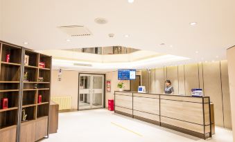 Homeinn Selected Hotel (Beijing Tsinghua University Wudaokou Subway Station)