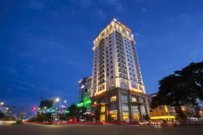 THE SHINE HOTEL Hotels near Quảng trường Châu Âu