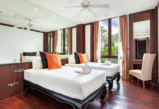 Waterfront Apartment in Royal Phuket Marina 썸네일