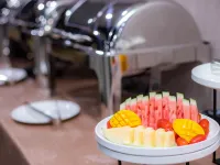 James Joyce Coffetel Hotel (Tangshan Laoting Jingtang Port Longze International) - sarapan