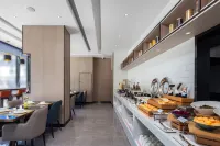 Borrman Hotel (Dongfang High-speed Railway Station Wanda Plaza)