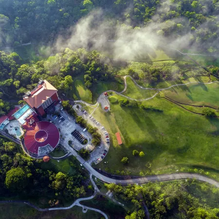 Summit Rainforest & Golf Resort