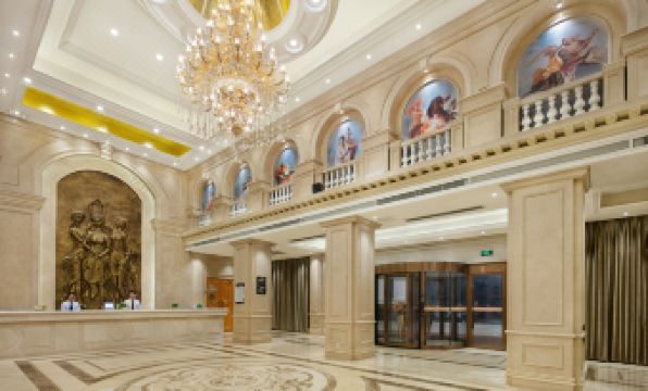 Vienna International Hotel (Zhengzhou FU Tower Metro Station)