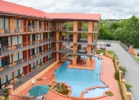 Americana Inn a Travelodge by Wyndham - Swimmingpools