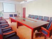 Vienna Hotel (Zhoukou Hanyang Road)