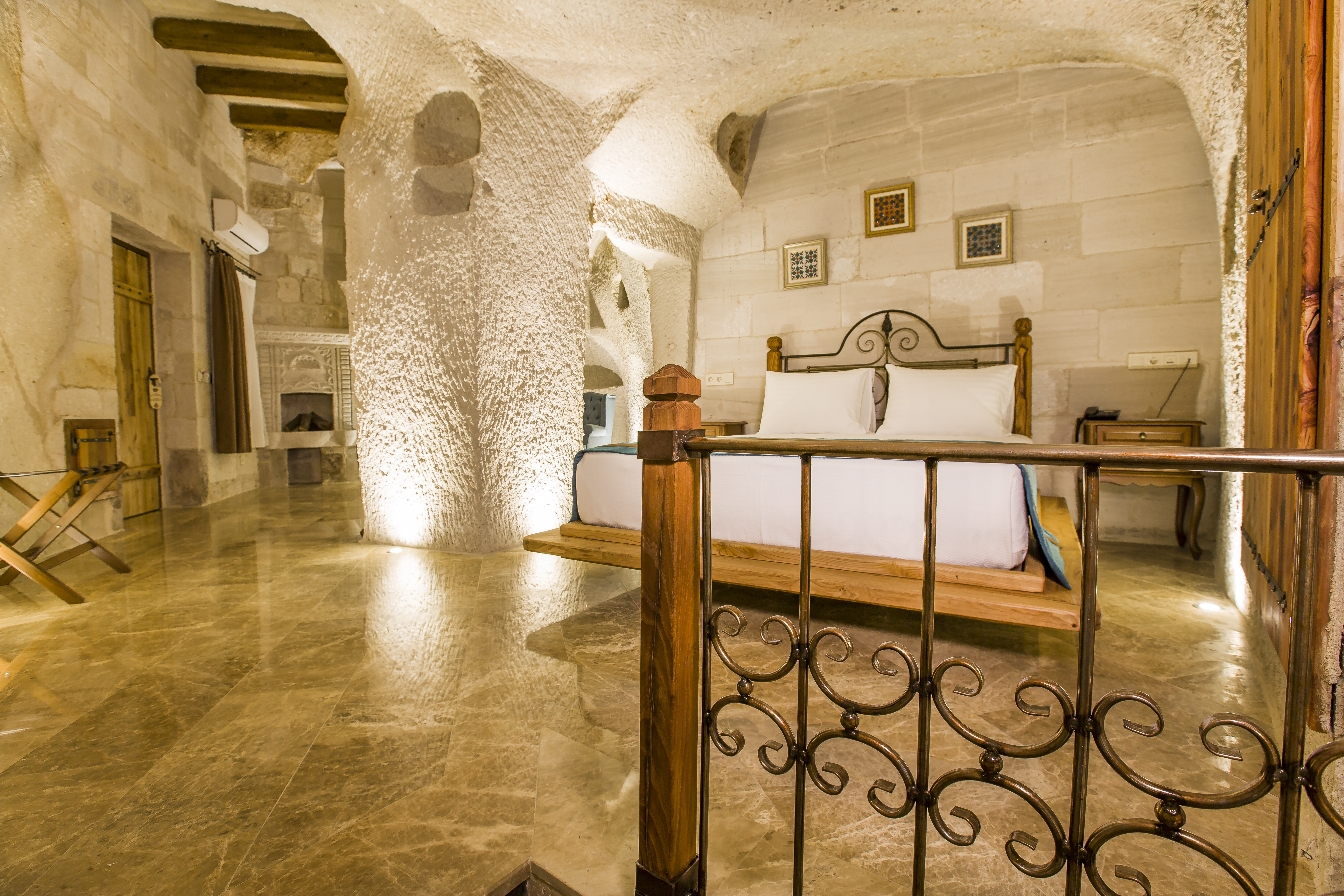 Imperial Cave Suites & SPA