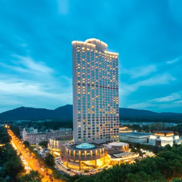 Grand Metropark Nanjing Отели рядом с достопримечательностью «Дворц Мэйлин»
