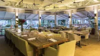 Oaks Port Douglas Resort - bar