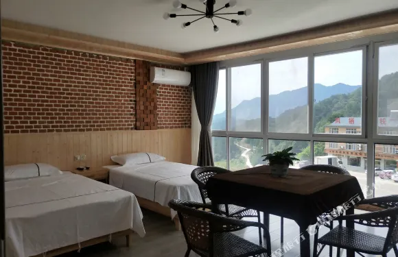 霍山白馬尖生態園農莊